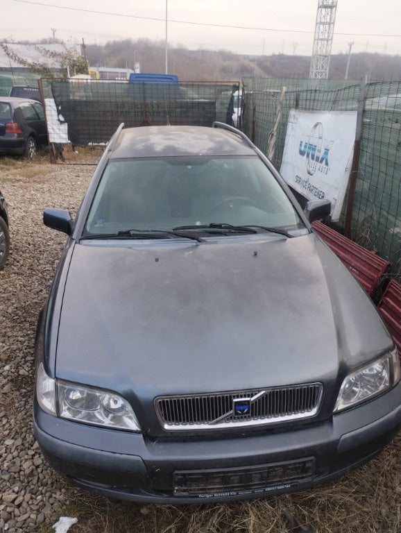 DEZMEMBREZ VOLVO V40 1.9 DIESEL ANUL 2002