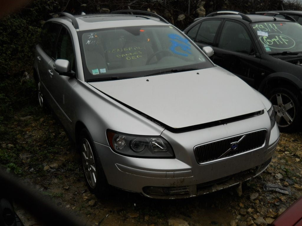 Dezmembrez VOLVO V50 2007 MOTOR D4204 second hand bacau