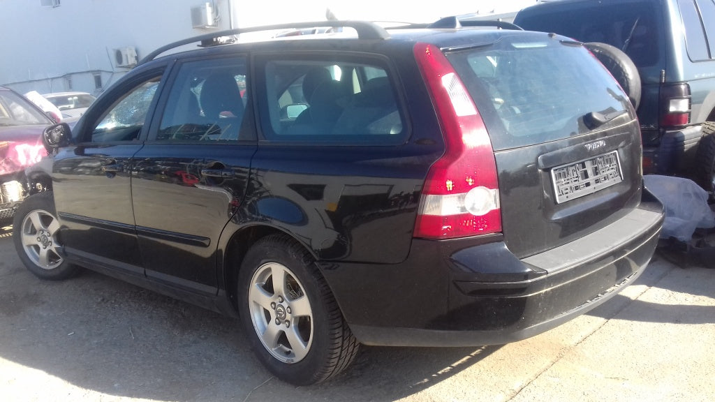 Dezmembrez Volvo V50 din 2007, motor 1.6 diesel tip D4164T