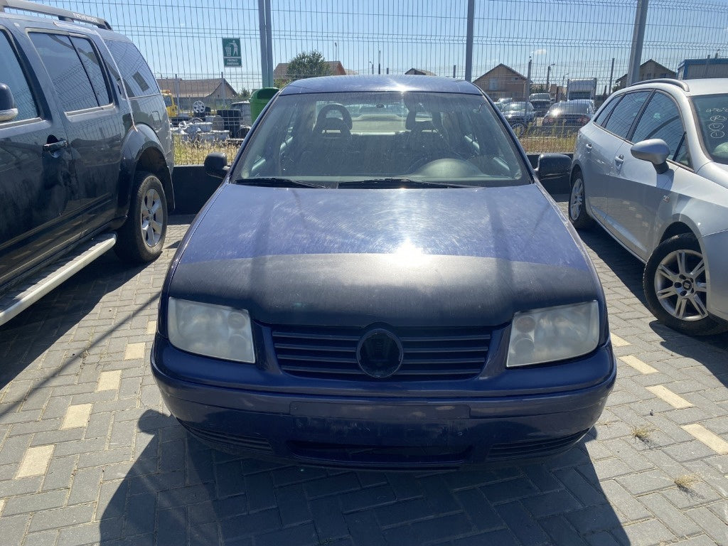 Dezmembrez VW Bora (1J2) 1.6 16v benz 2001, AZD