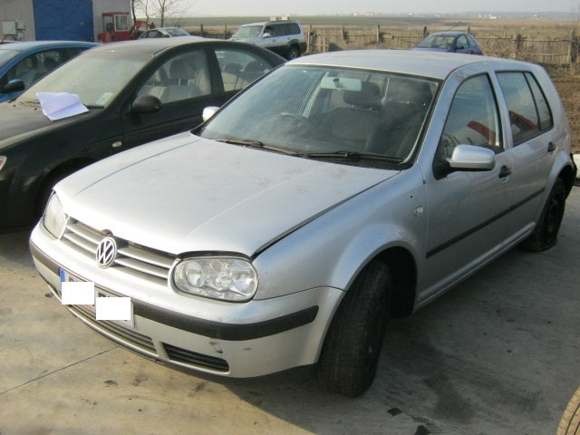 Dezmembrez VW Golf 4 din 2001, 1.6b