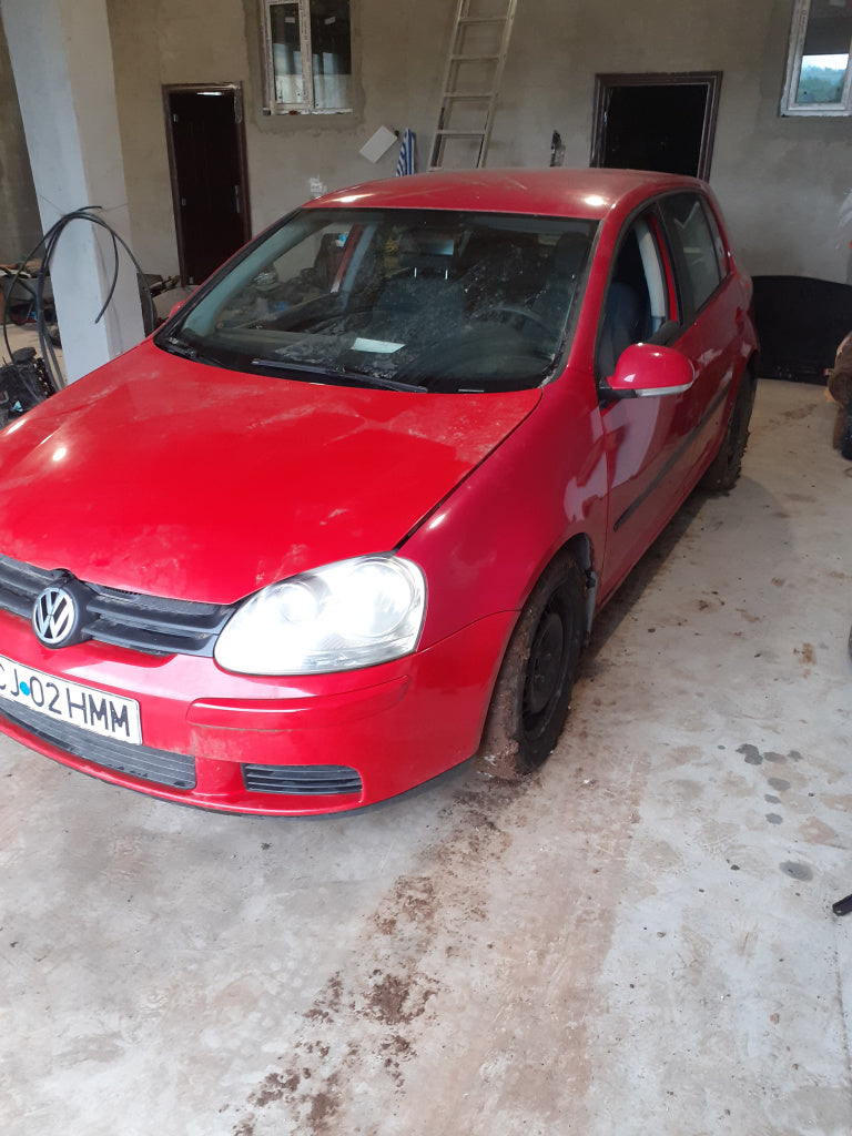 Dezmembrez vw golf 5 ,2006 motor 1.6 benzina ,