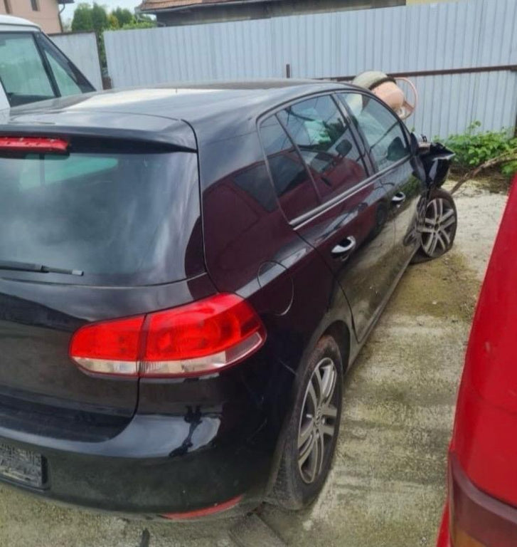Dezmembrez Vw Golf 6 1.4 benzina