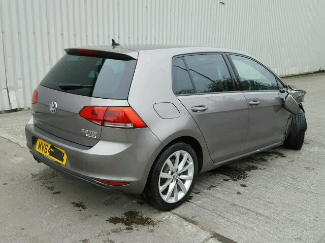 Dezmembrez VW GOLF 7 1.6 tdi CLH