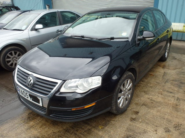 Dezmembrez vw passat b6 motor 1.9 tdi cod BKC 105 cp