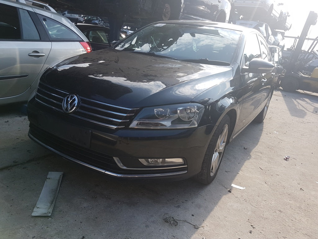 Dezmembrez vw passat b7 2.0 tdi 2012