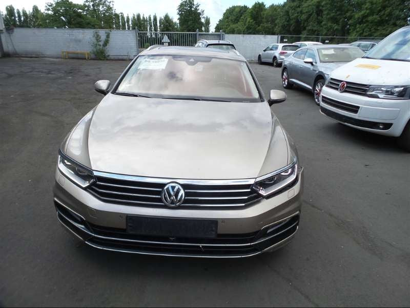 Dezmembrez VW Passat B8 2015 variant / combi 1.4 tsi CZEA
