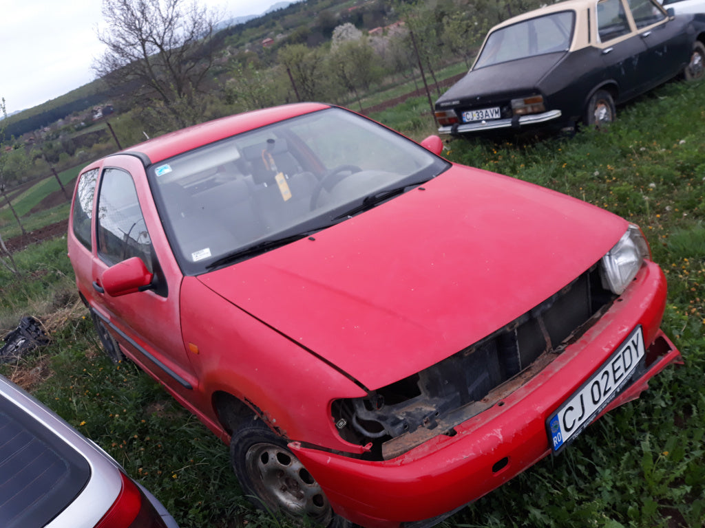Dezmembrez vw polo motor de 1.0 benzina