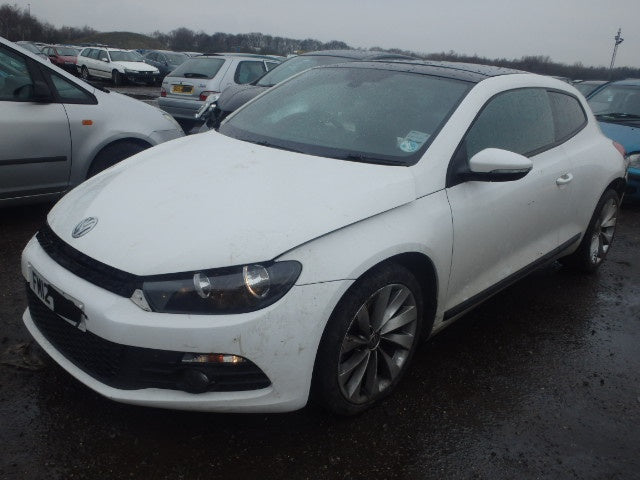 Dezmembrez Vw Scirocco, 2.0tdi, CFH, orice piesa!
