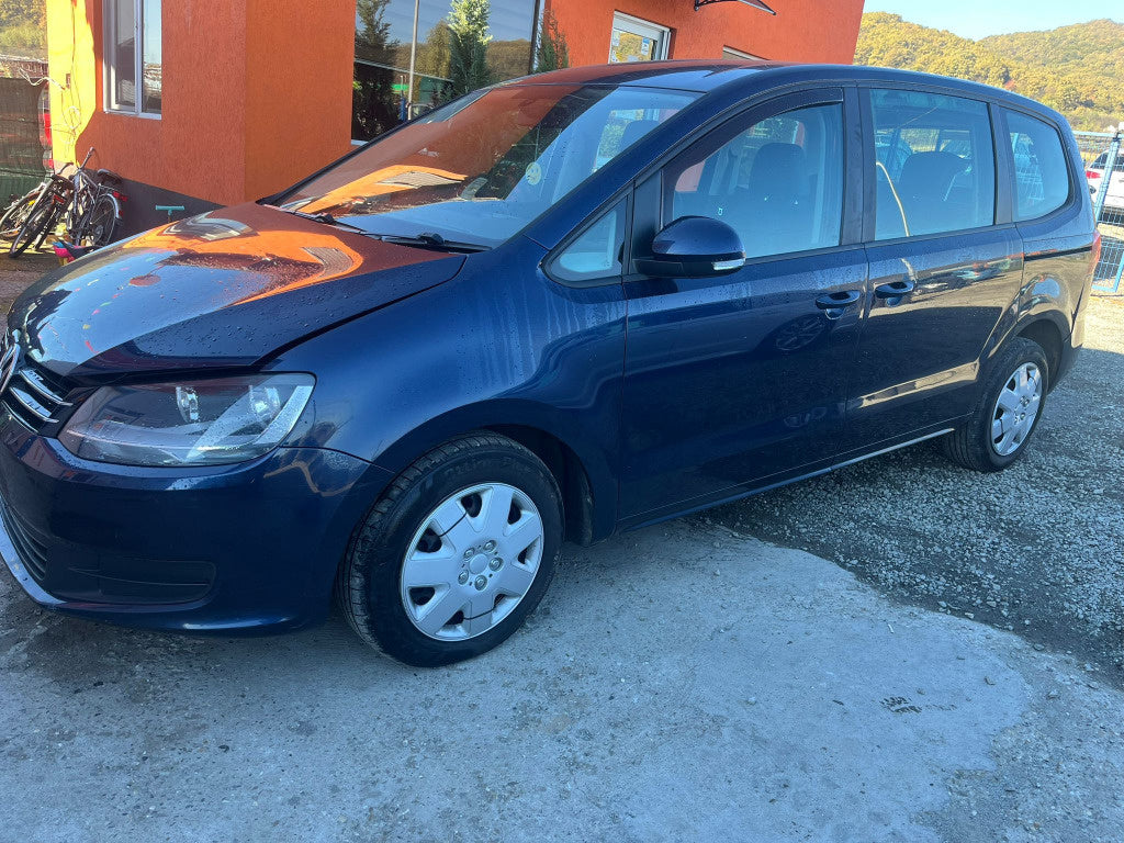 Dezmembrez VW Sharan 2012 hatchback 2.0Â