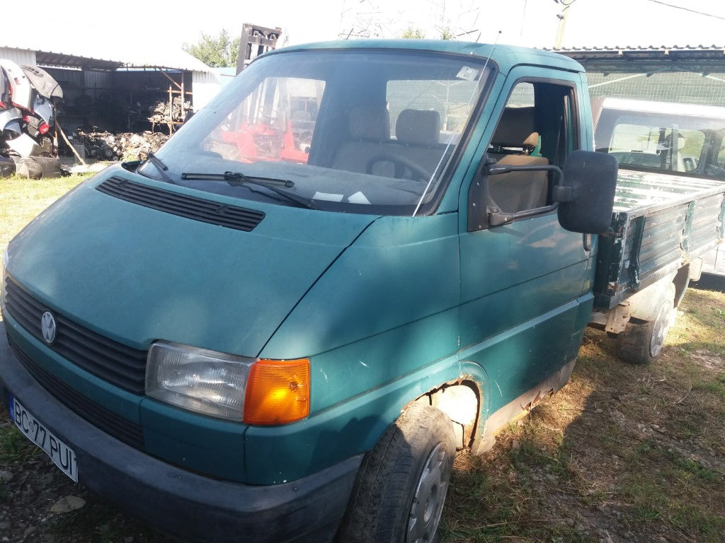 Dezmembrez vw t4 cu doua locuri.