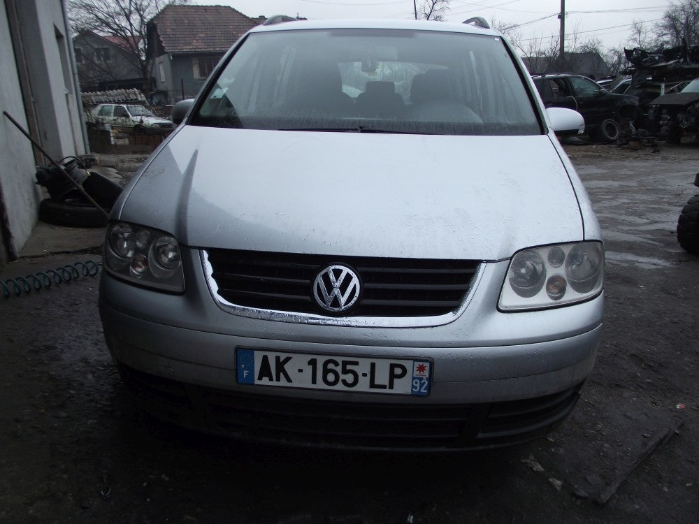 Dezmembrez Vw Touran 2.0 TDI 140 CP BKD