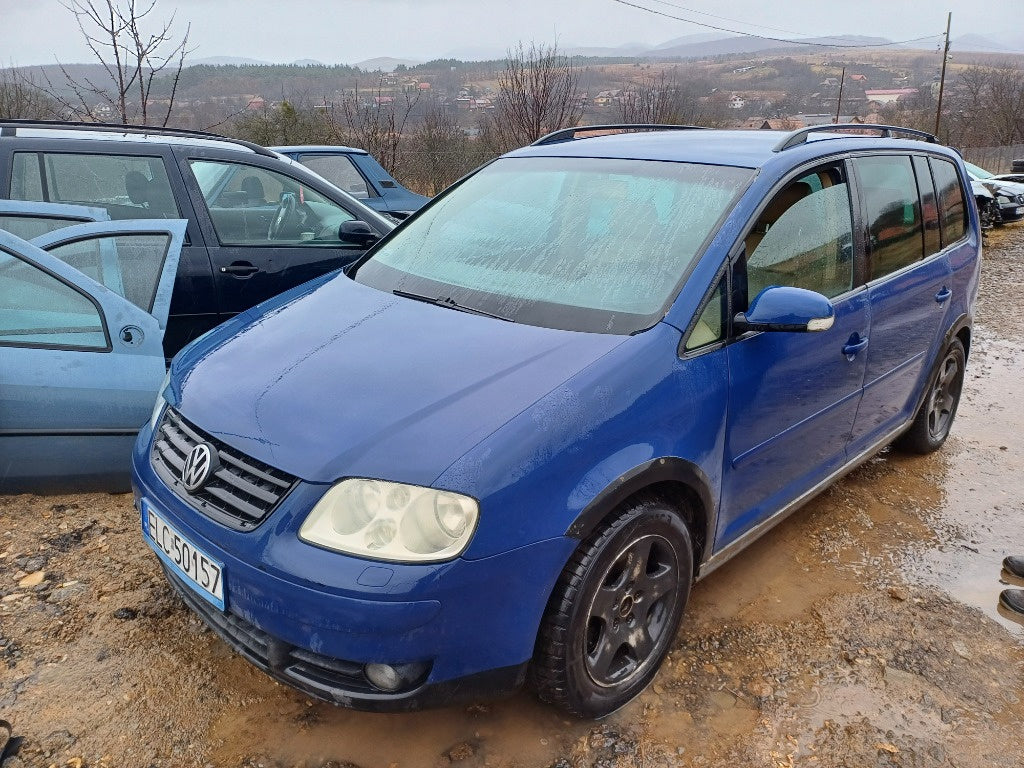 Dezmembrez vw touran 2004