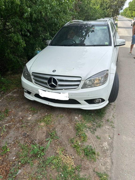 Dezmembrez w204 amg