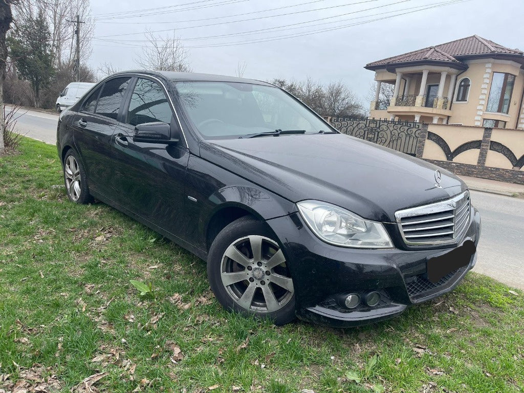 Dezmembrez w204 FACELIFT c200