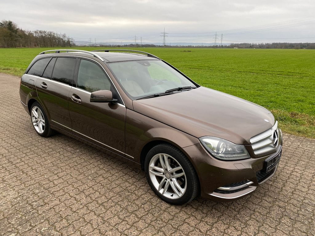 Dezmembrez w204 facelift