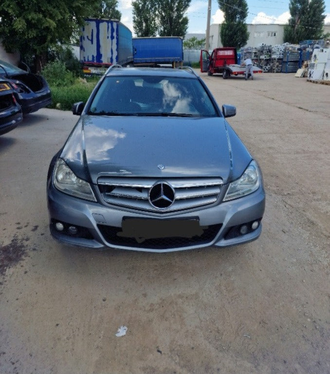 Dezmembrez w204 facelift Mercedes c220 cdi