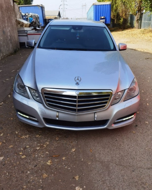 Dezmembrez w212 mercedes
