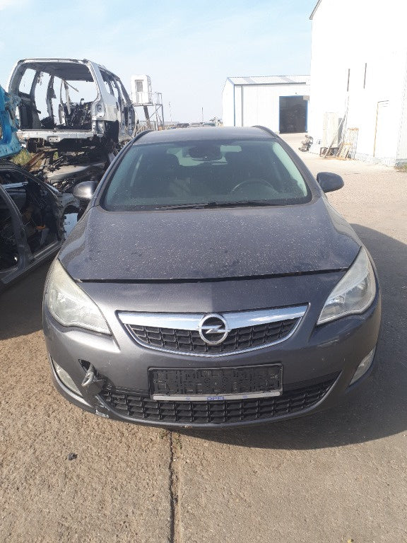 Opel Astra J break din 2011, motor 1.7 diesel tip A17DTR