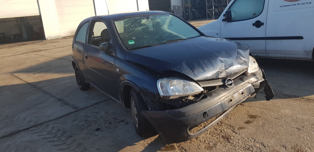 Opel Corsa C din 2001, motor 1.0 b , tip Z10XE