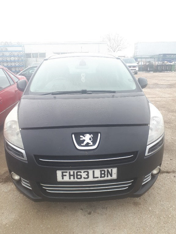 Peugeot 5008 din 2014, motor 1.6 diesel, tip 9HD