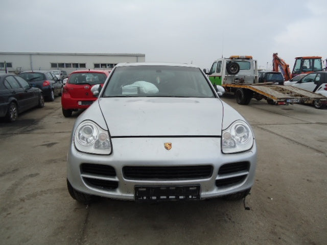 Porsche Cayenne din 2004, 4.5 b v8