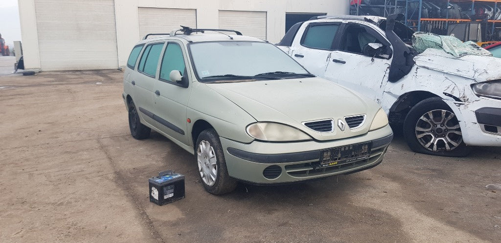 Renault Megane Break din 1999, motor 1.6 benzina, tip K4M-A7