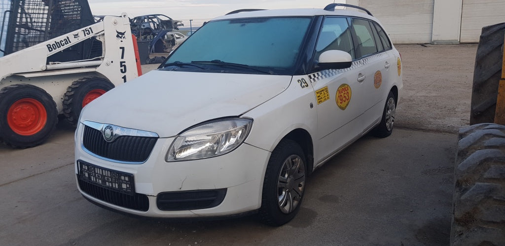 Skoda Fabia II din 2010, motor 1.2 benzina, tip BZG