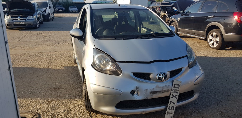 Toyota Aygo din 2007 motor 1.0 benzina, tip 1KR-FE