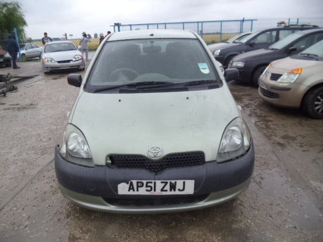 Toyota Yaris din 2000-2004, 1.0 b