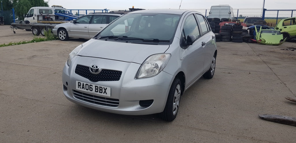 Toyota Yaris din 2006, motor 1.0 benzina, tip 1KR-FE