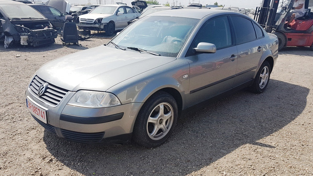 Volkswagen Passat B5 - 2001 - 1.6benzina - berlina