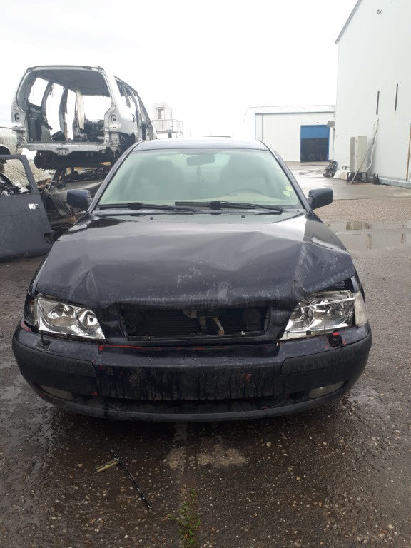 Volvo S40 din 2003 , motor 1.9 diesel, tip D4192T4